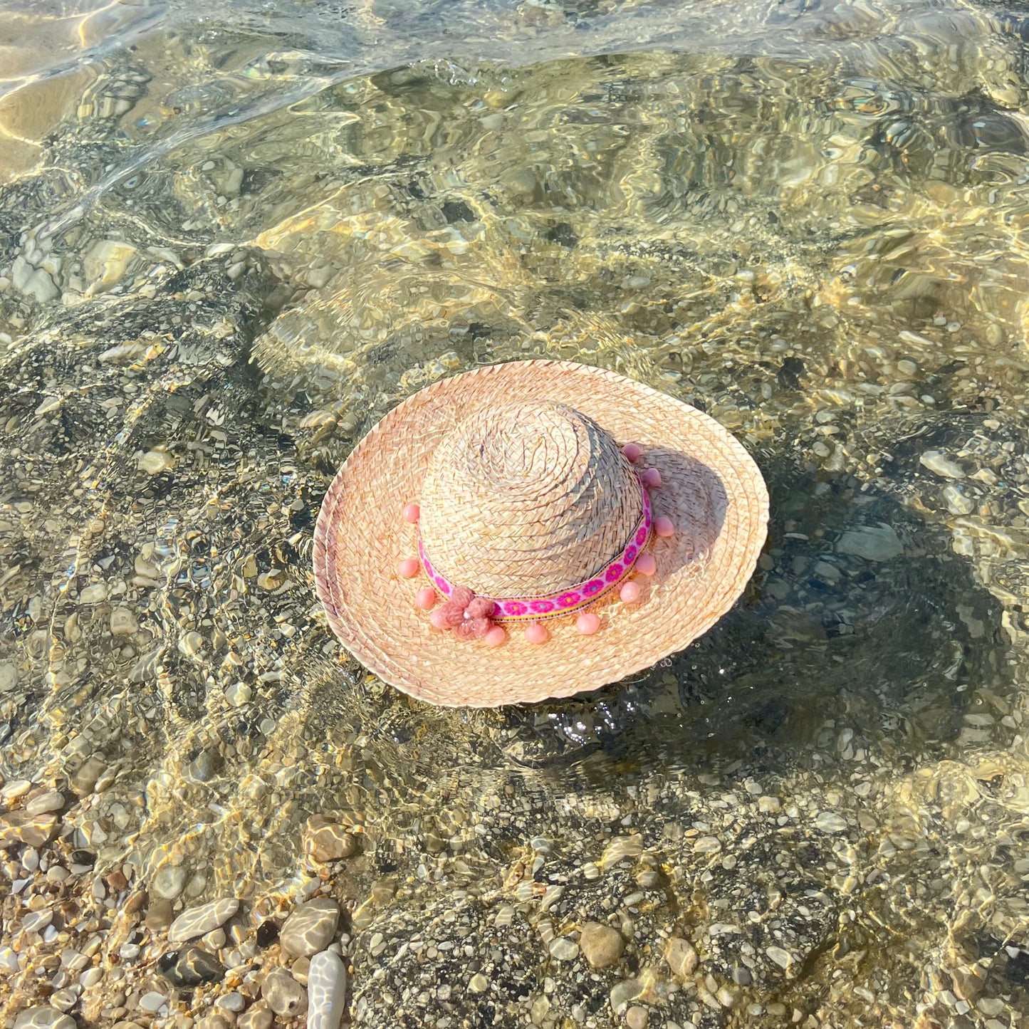 Pinky bloom hat