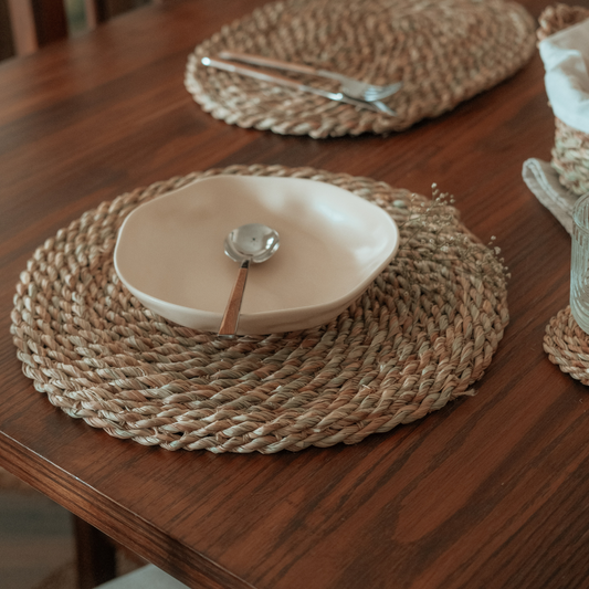 Halfa round placemat
