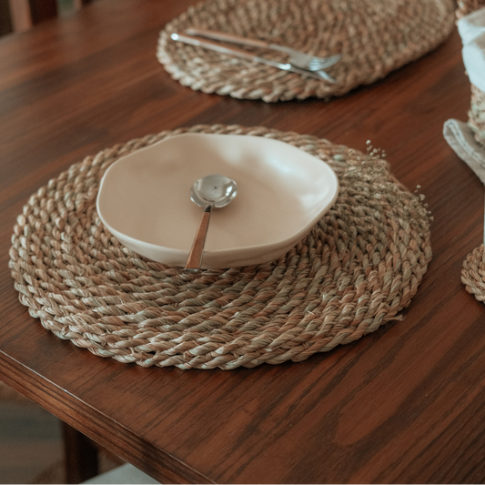Halfa round placemat