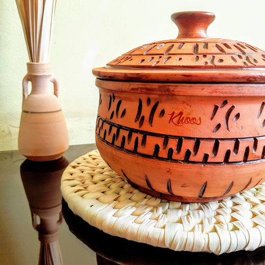 Staggered round heat resistant placemats