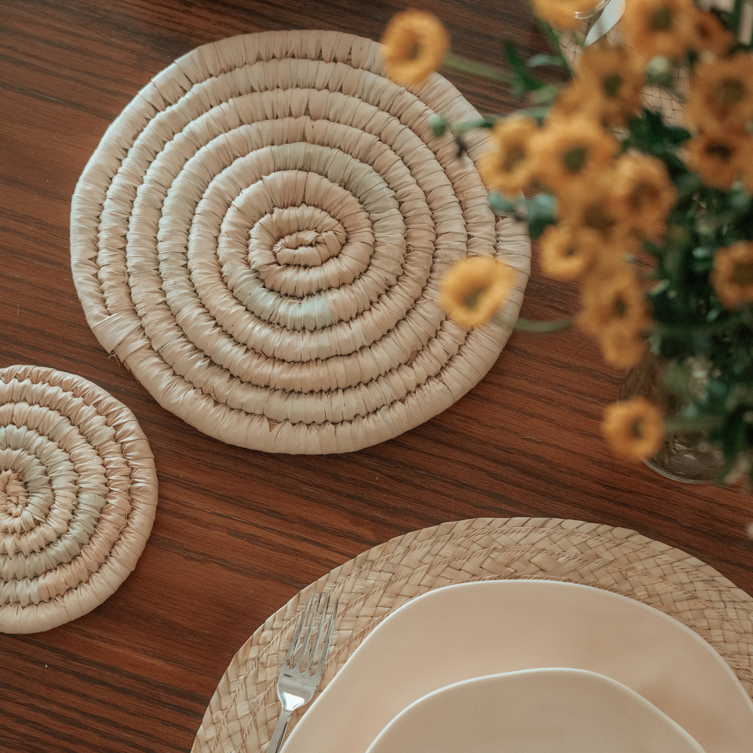 Round heat resistant placemats