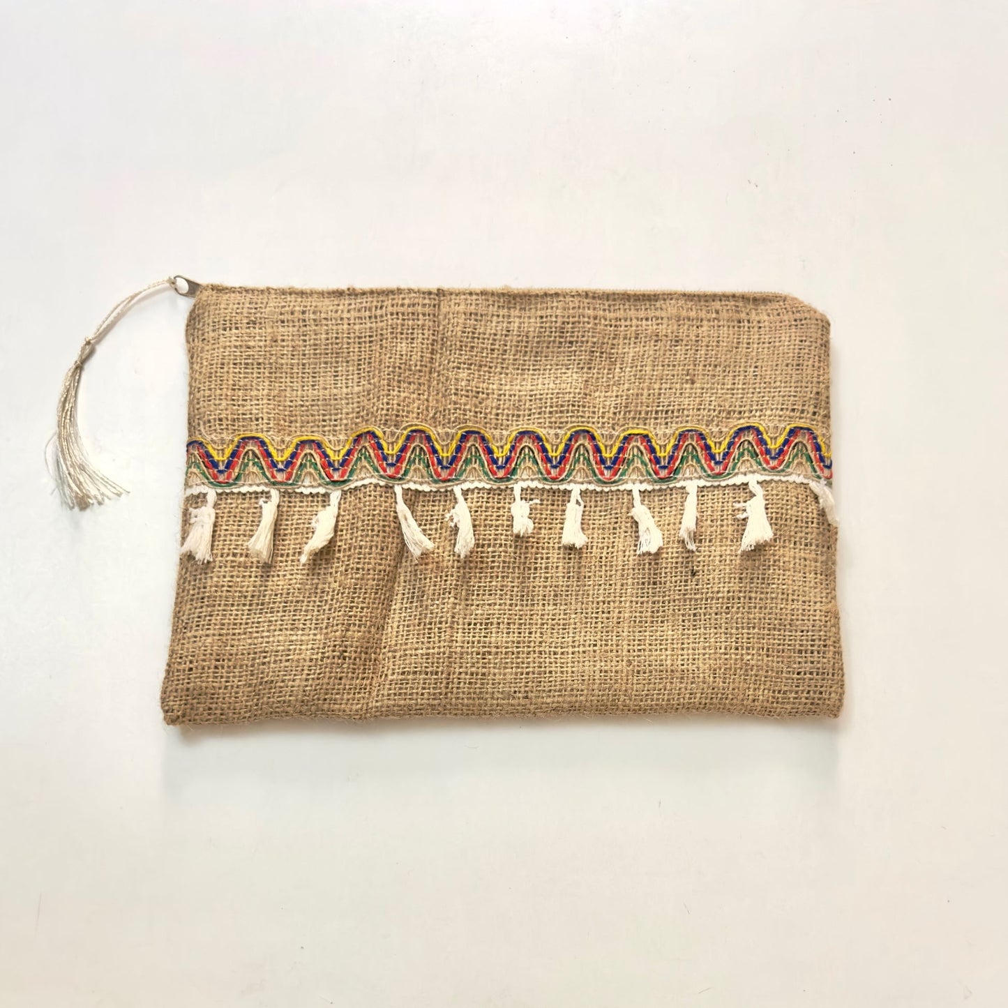 Jute rectangular clutch with fringes