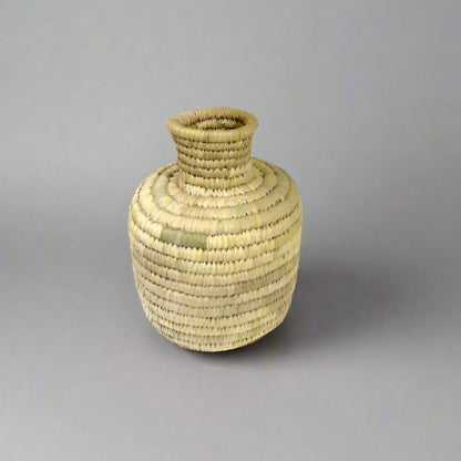 Palm leaves vase - Nature's Elegance