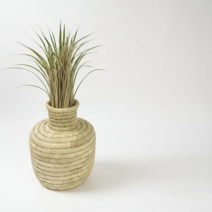 Palm leaves vase - Nature's Elegance