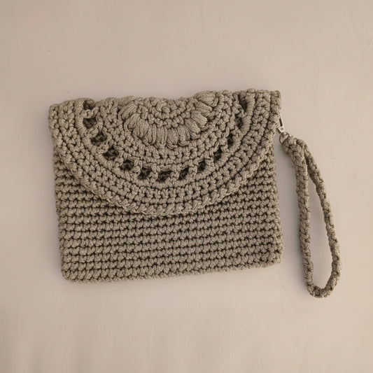 Crochet clutch by Khoos