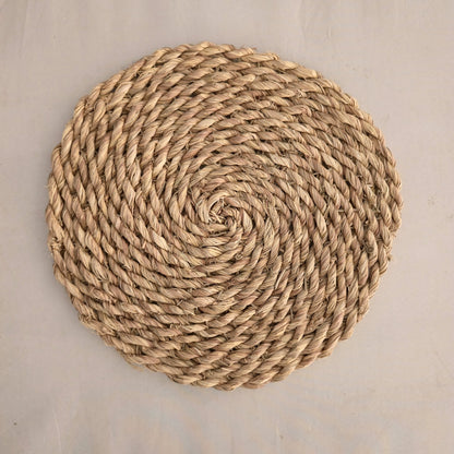 Seagrass spiral trivet by Khoos