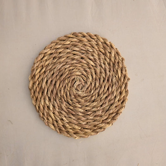 Seagrass spiral placemat by Khoos
