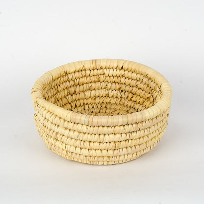 Plain handwoven palm plate, 20 cm, additional view — Khoos