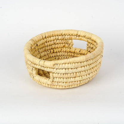 Plain handwoven palm plate, 20 cm — Khoos